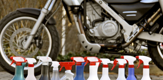 GTÜ: 11 Motorradreiniger im Test