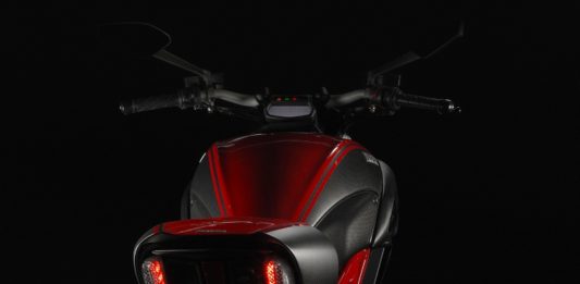 Ducati Diavel: Premiere auf der EICMA in Mailand