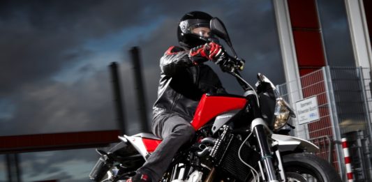 Husqvarna Nuda 900: Ab auf die Straße