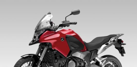 Honda enthüllt den Crosstourer