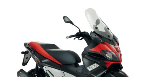 Aprilia SR Max: Schicker Scooter