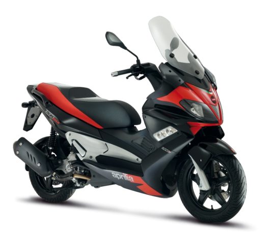 Aprilia SR Max: Schicker Scooter