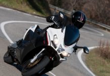 Aprilia SRV 850: Race-Scooter