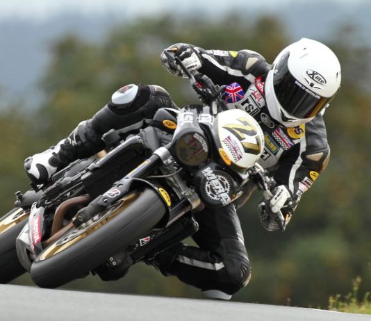 René Schmidt gewinnt den Triumph-Street-Triple-Cup