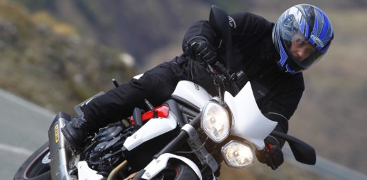 Neue Triumph Street Triple: Fundamentale Eingriffe