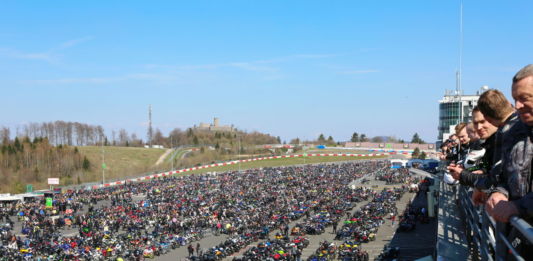 20.000 Biker zum „Anlassen“ auf dem Nürburgring "Anlassen" auf dem Nürburgring