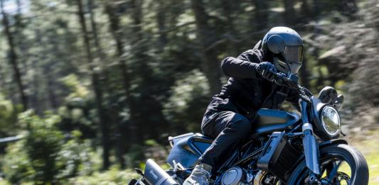 Husqvarna Svartpilen 701: Schwarzer Pfeil Husqvarna Svartpilen 701